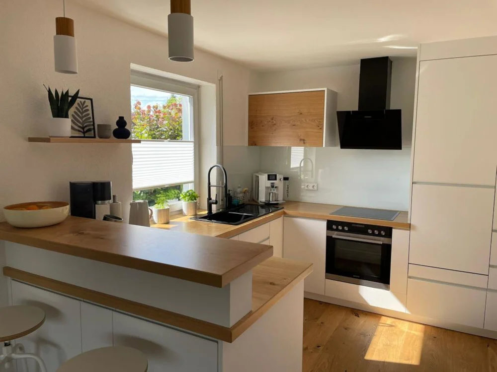 KUE02 G-Form mit Theke