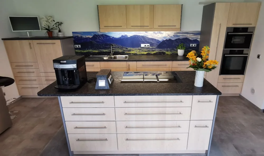 KUE05 Zeile und Kochinsel